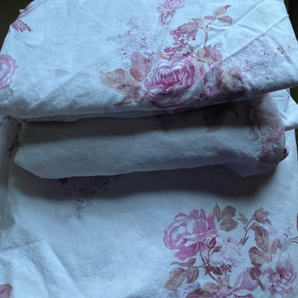 Simply Shabby Chic Rachel Ashwell King duvet . Blush Beauty Bouquet